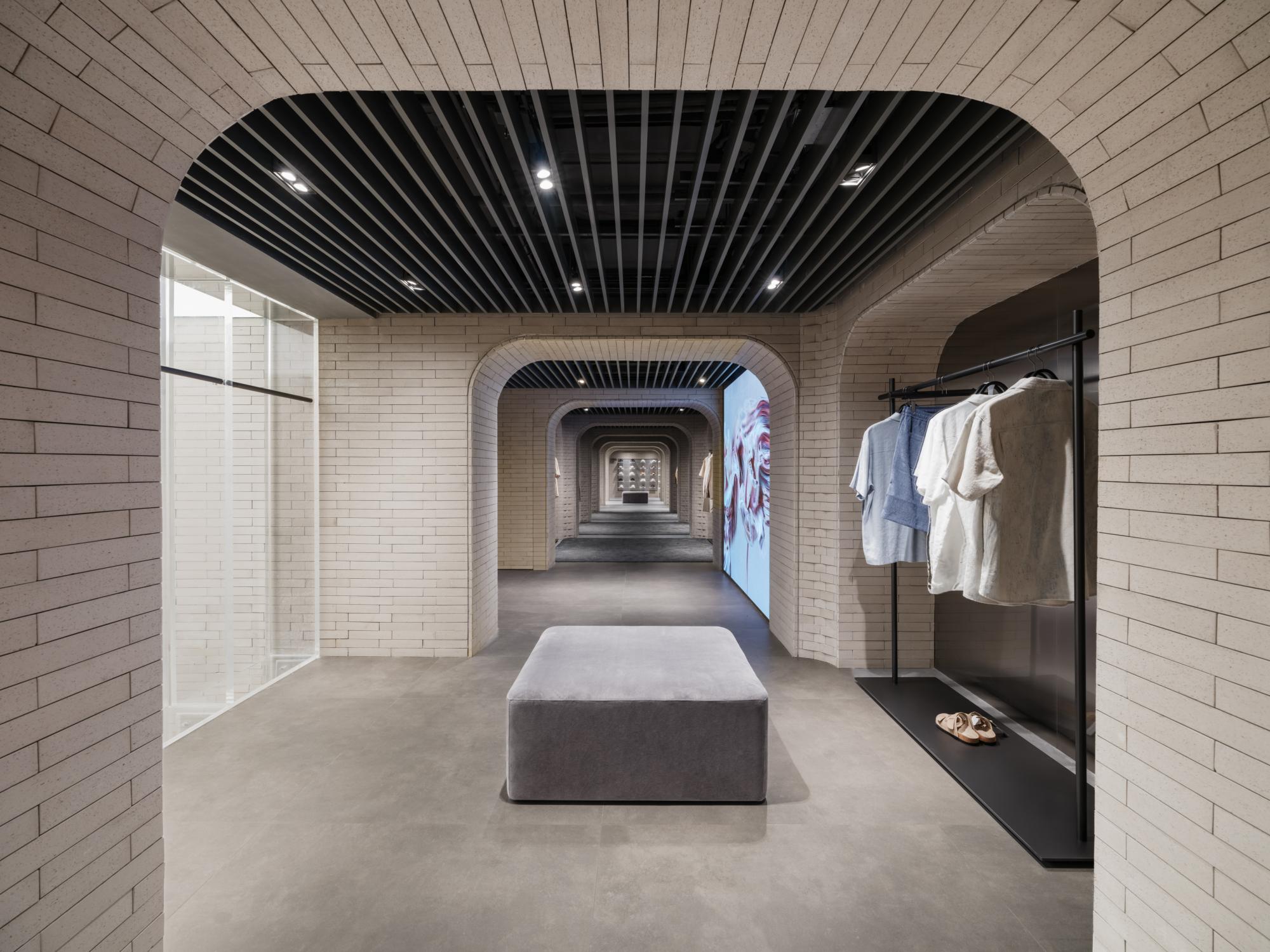 UR 北京三里屯旗舰店（Urban Revivo Sanlitun Flagship Store）