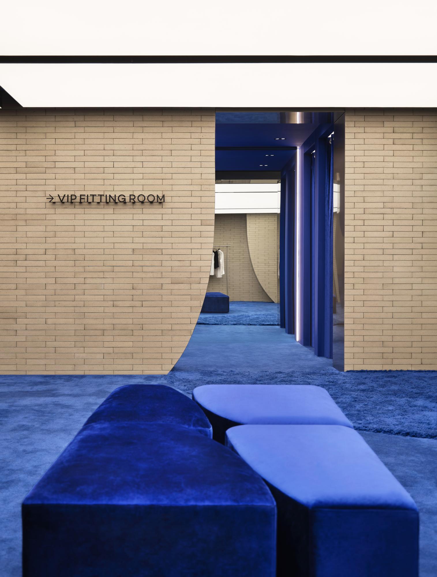 UR 北京三里屯旗舰店（Urban Revivo Sanlitun Flagship Store）