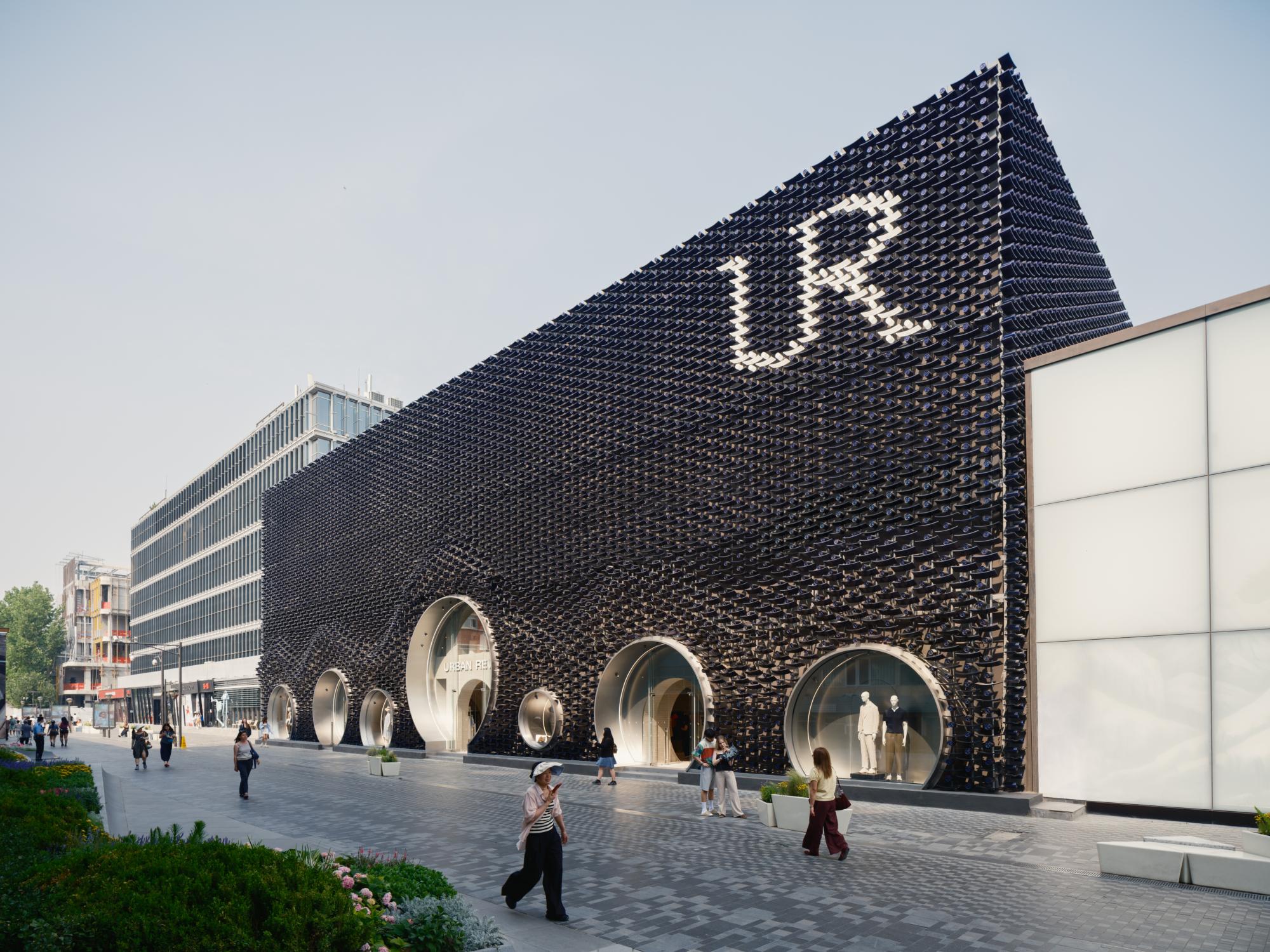 UR 北京三里屯旗舰店（Urban Revivo Sanlitun Flagship Store）