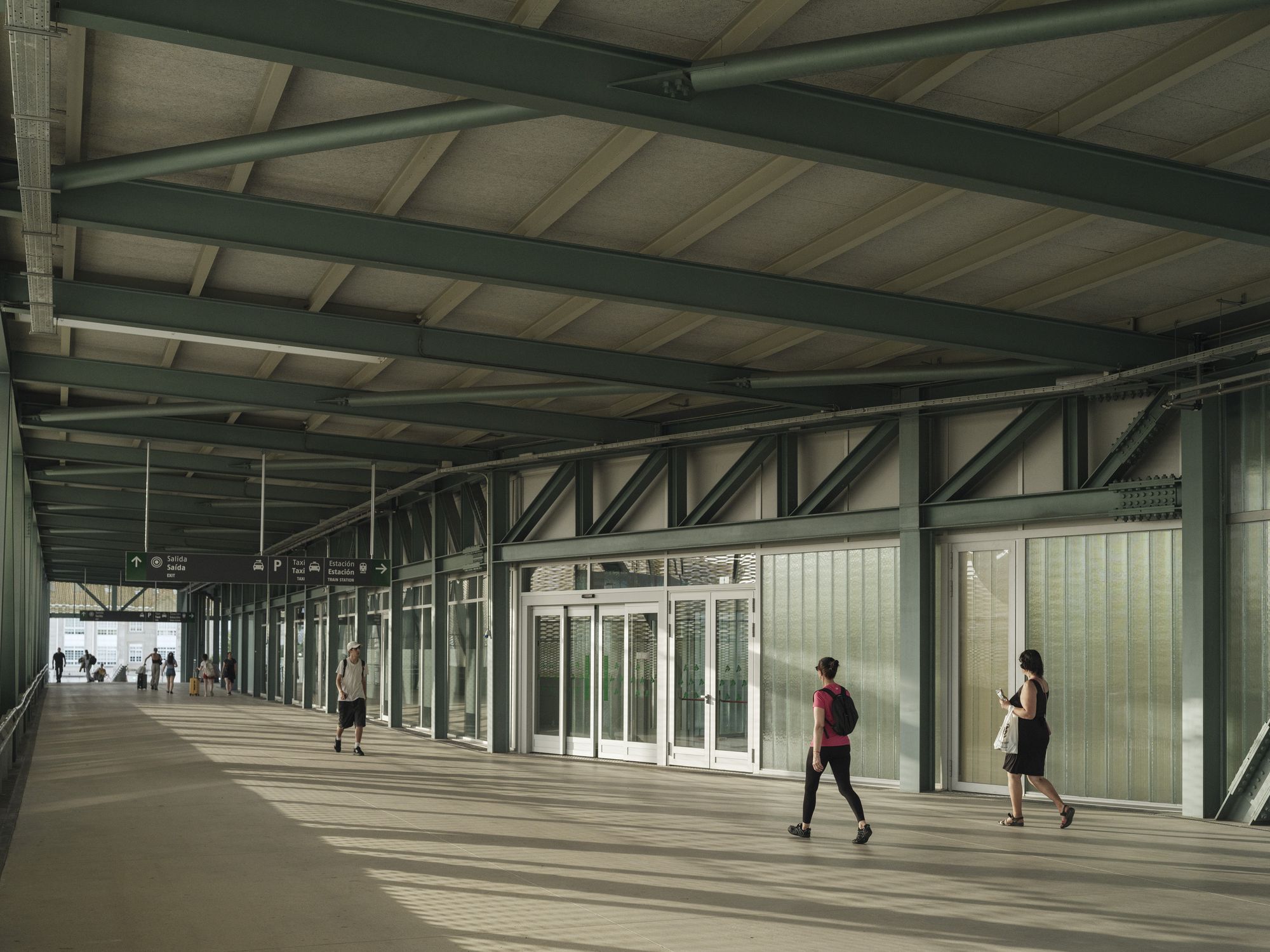 圣地亚哥德孔波斯特拉高速列车站(Estación de Santiago de Compostela)