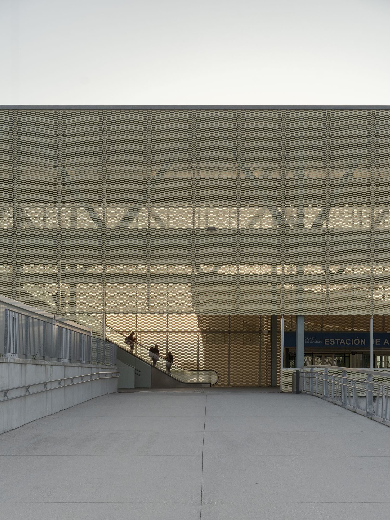 圣地亚哥德孔波斯特拉高速列车站(Estación de Santiago de Compostela)