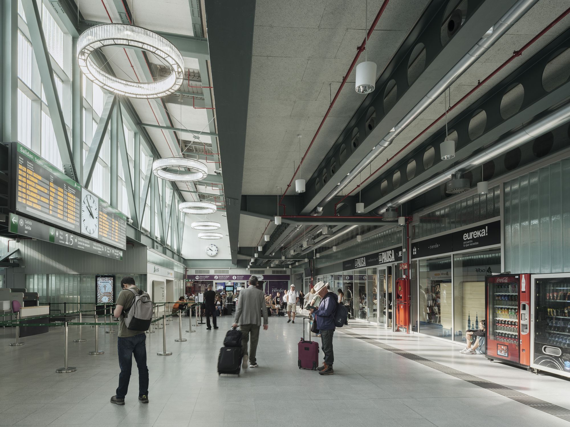 圣地亚哥德孔波斯特拉高速列车站(Estación de Santiago de Compostela)