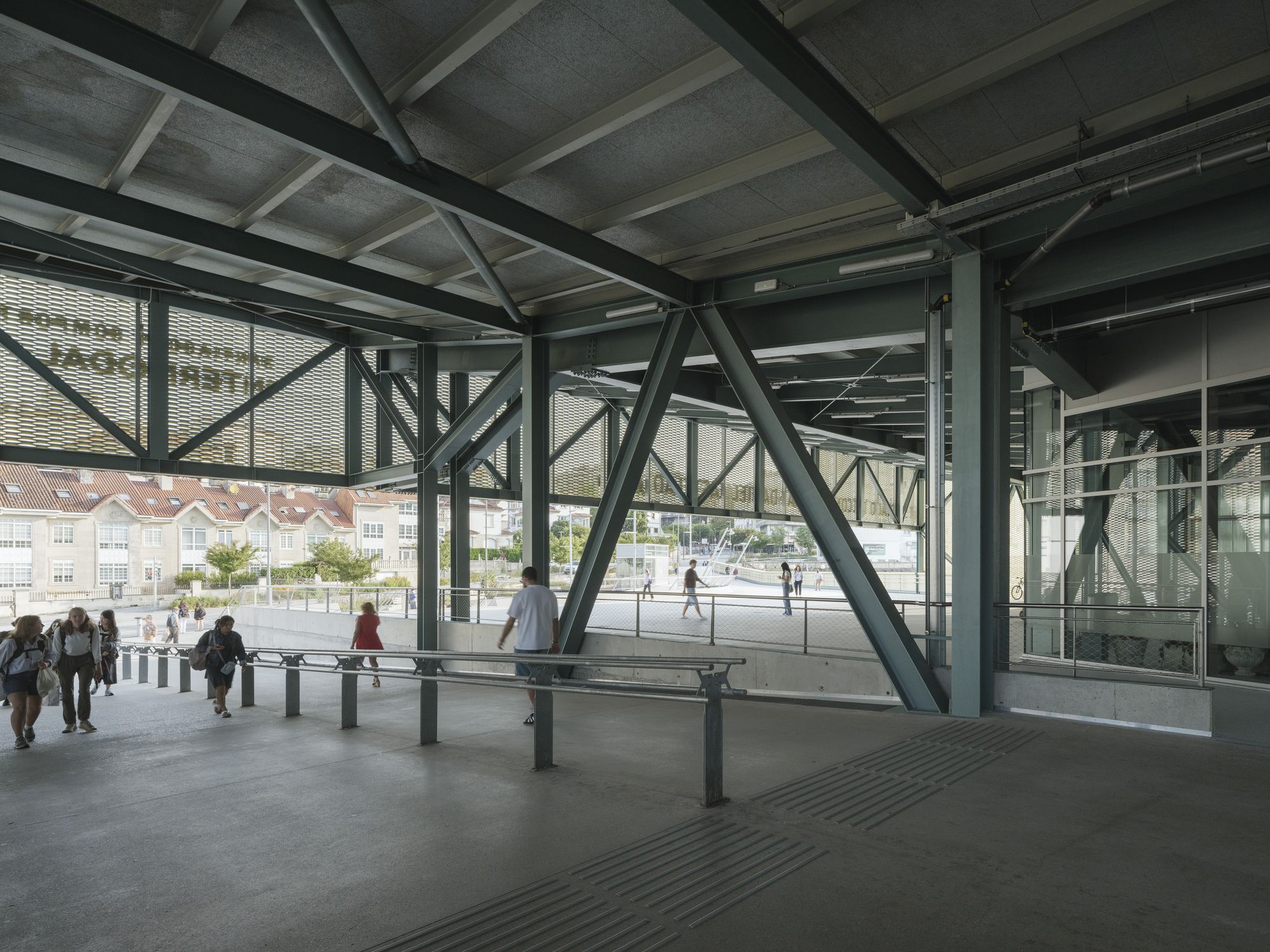 圣地亚哥德孔波斯特拉高速列车站(Estación de Santiago de Compostela)