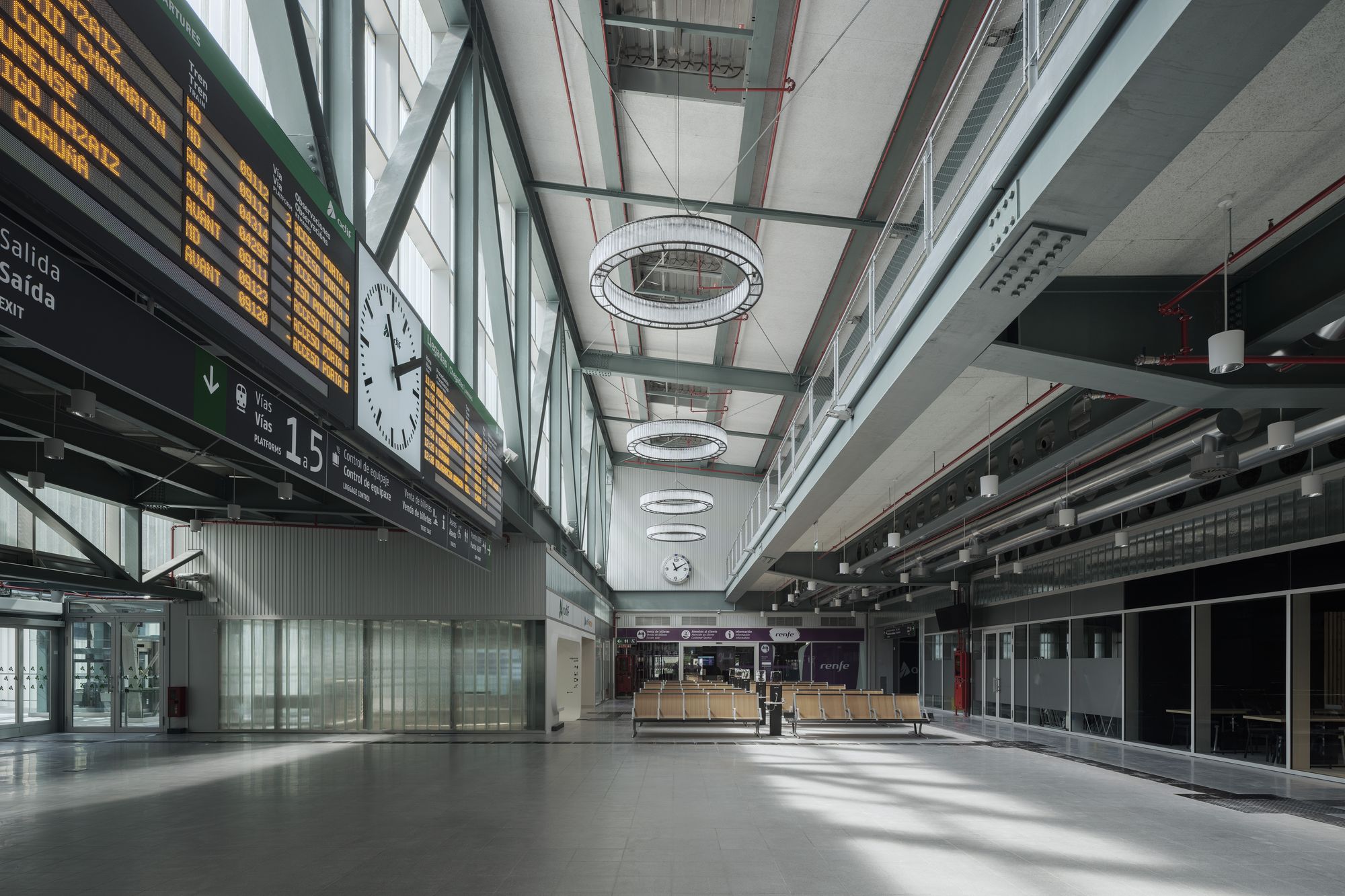 圣地亚哥德孔波斯特拉高速列车站(Estación de Santiago de Compostela)