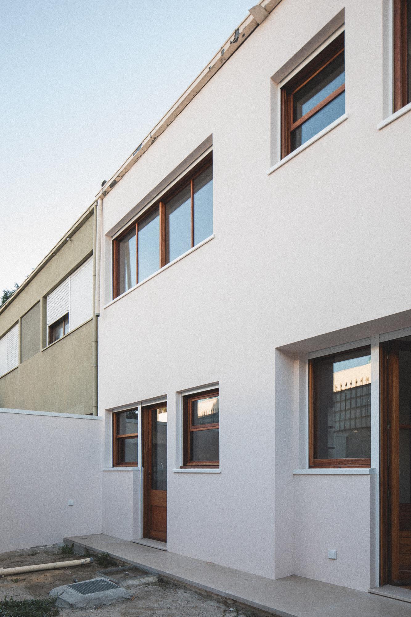 波尔图老宅改造:O Lar Familiar住宅修复(Casa no O Lar Familiar)