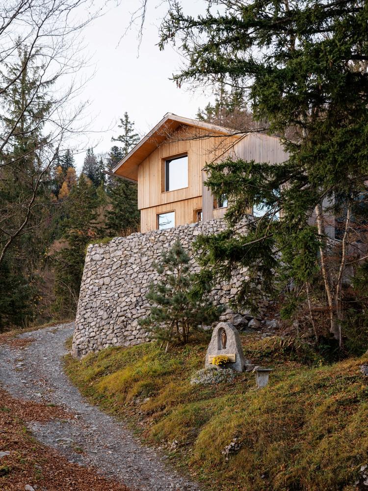 瑞士阿尔卑斯小屋改造（Swiss Alpine Cabin Reconstruction）
