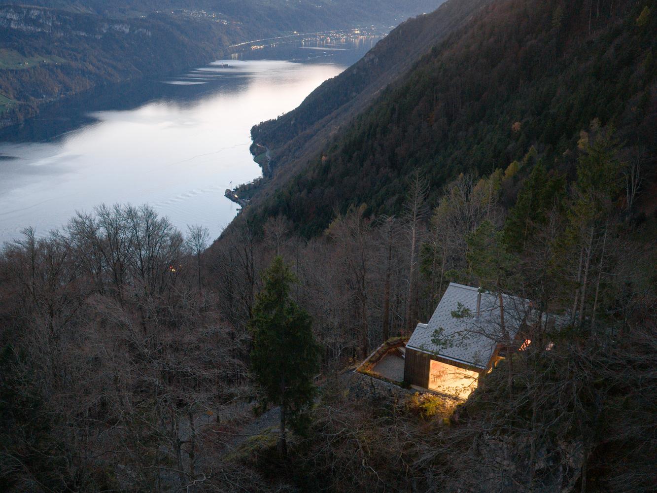 瑞士阿尔卑斯小屋改造（Swiss Alpine Cabin Reconstruction）