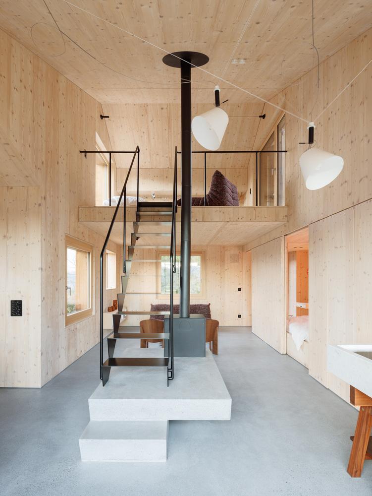 瑞士阿尔卑斯小屋改造（Swiss Alpine Cabin Reconstruction）