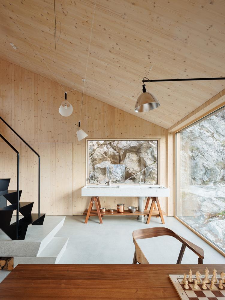 瑞士阿尔卑斯小屋改造（Swiss Alpine Cabin Reconstruction）
