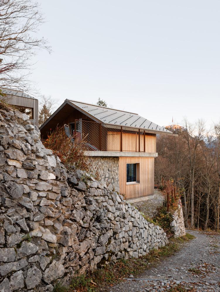 瑞士阿尔卑斯小屋改造（Swiss Alpine Cabin Reconstruction）