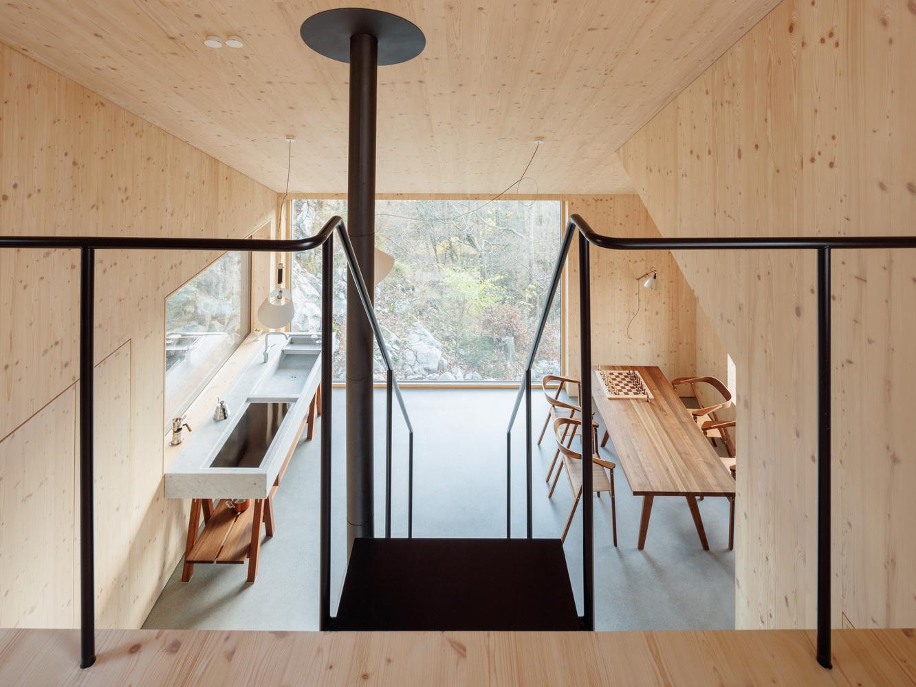 瑞士阿尔卑斯小屋改造（Swiss Alpine Cabin Reconstruction）