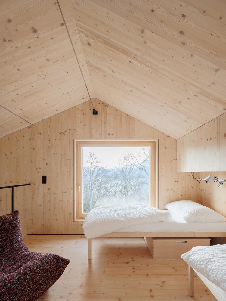 瑞士阿尔卑斯小屋改造（Swiss Alpine Cabin Reconstruction）