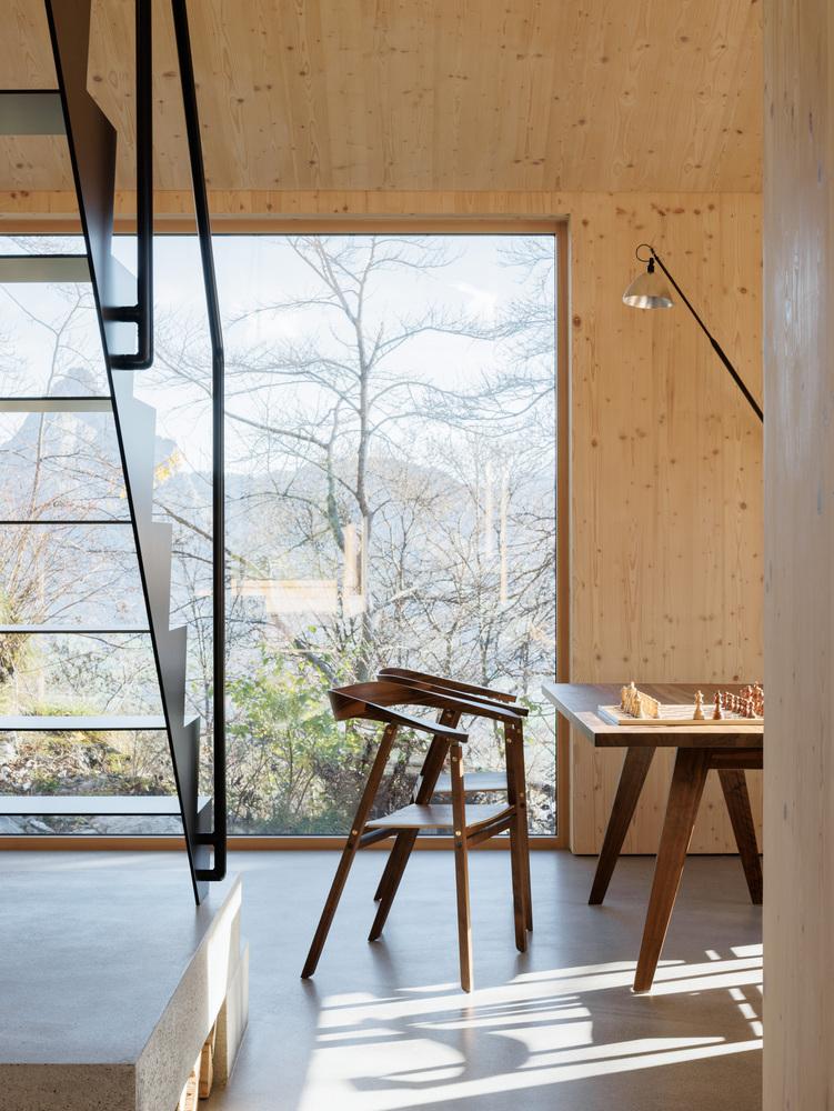 瑞士阿尔卑斯小屋改造（Swiss Alpine Cabin Reconstruction）