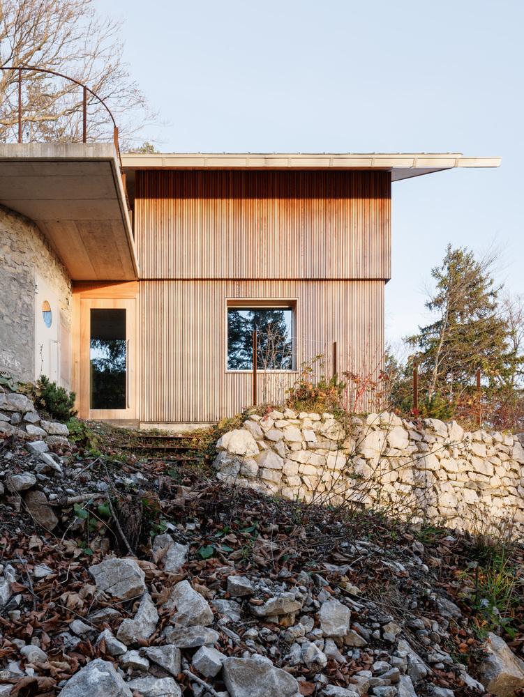 瑞士阿尔卑斯小屋改造（Swiss Alpine Cabin Reconstruction）