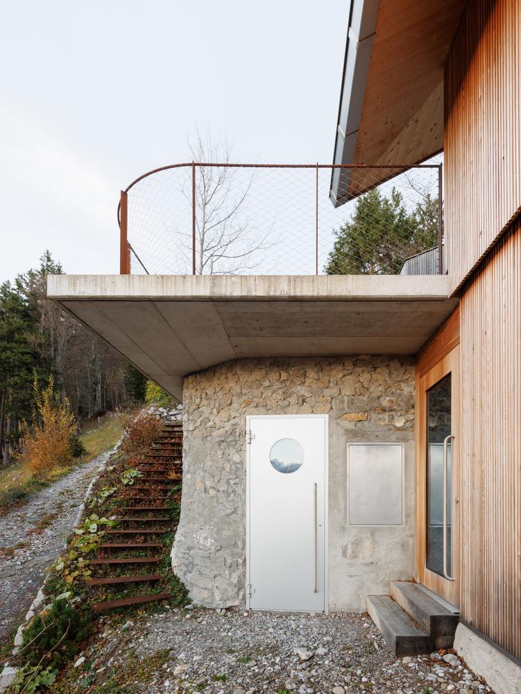 瑞士阿尔卑斯小屋改造（Swiss Alpine Cabin Reconstruction）