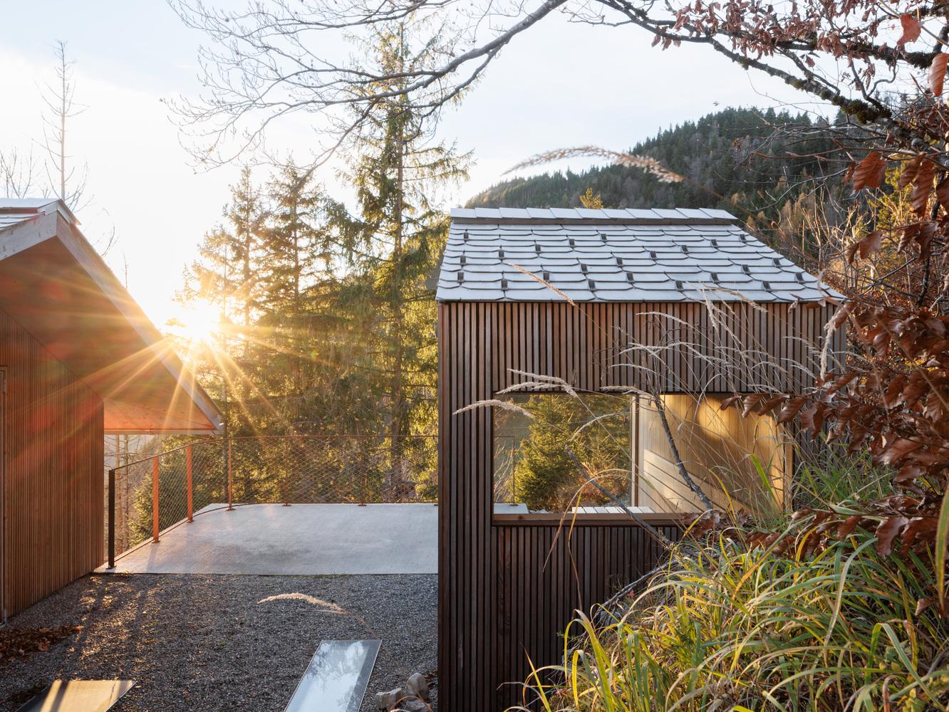 瑞士阿尔卑斯小屋改造（Swiss Alpine Cabin Reconstruction）