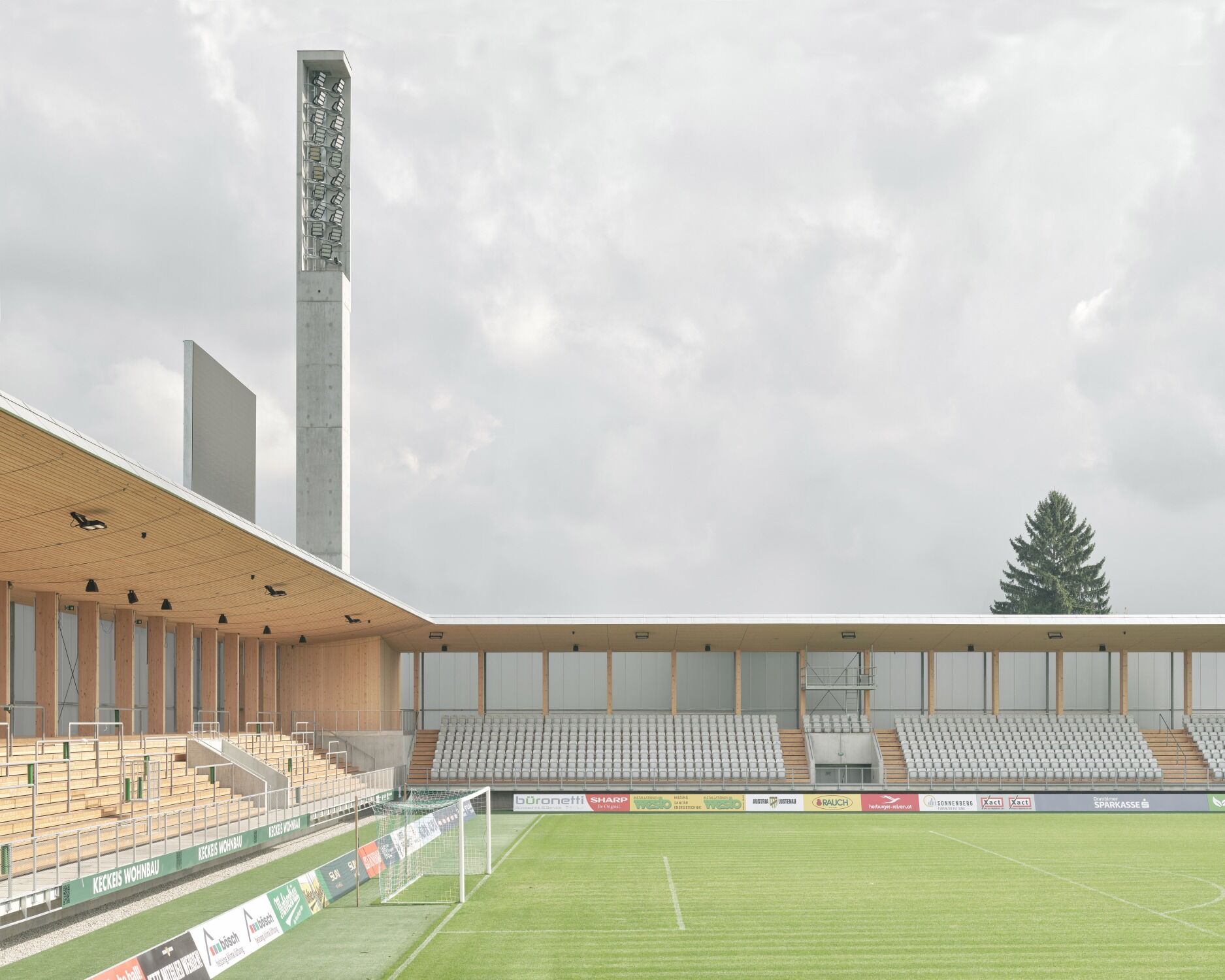 莱茵河谷的社区客厅：卢斯特瑙Reichshof体育场（Reichshof Stadium Lustenau）