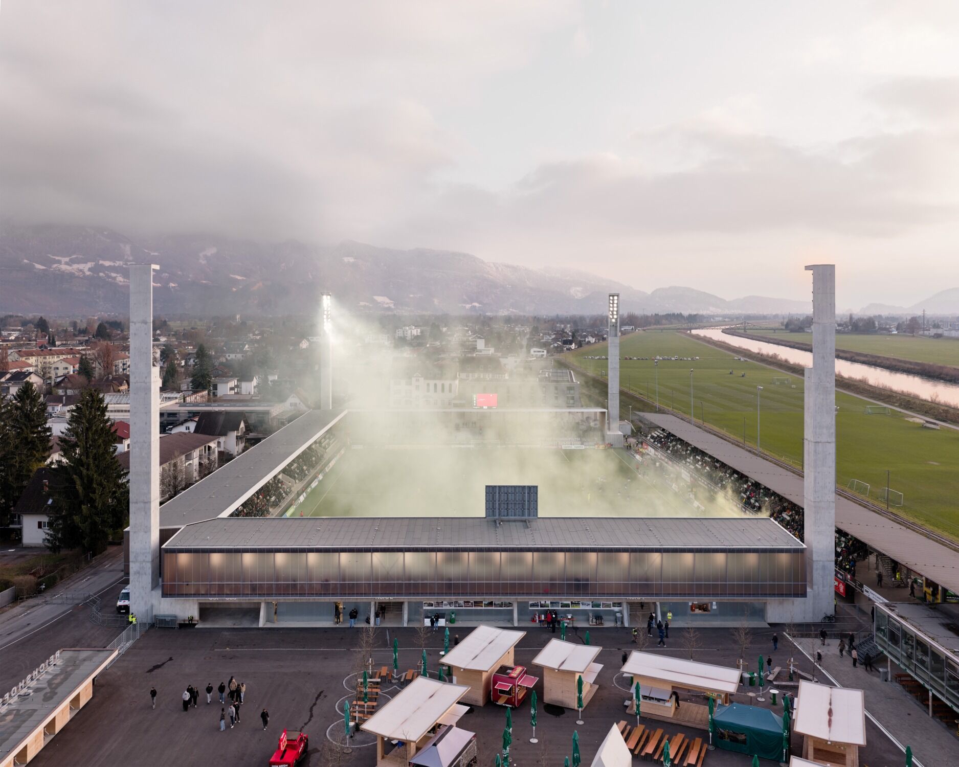 莱茵河谷的社区客厅：卢斯特瑙Reichshof体育场（Reichshof Stadium Lustenau）