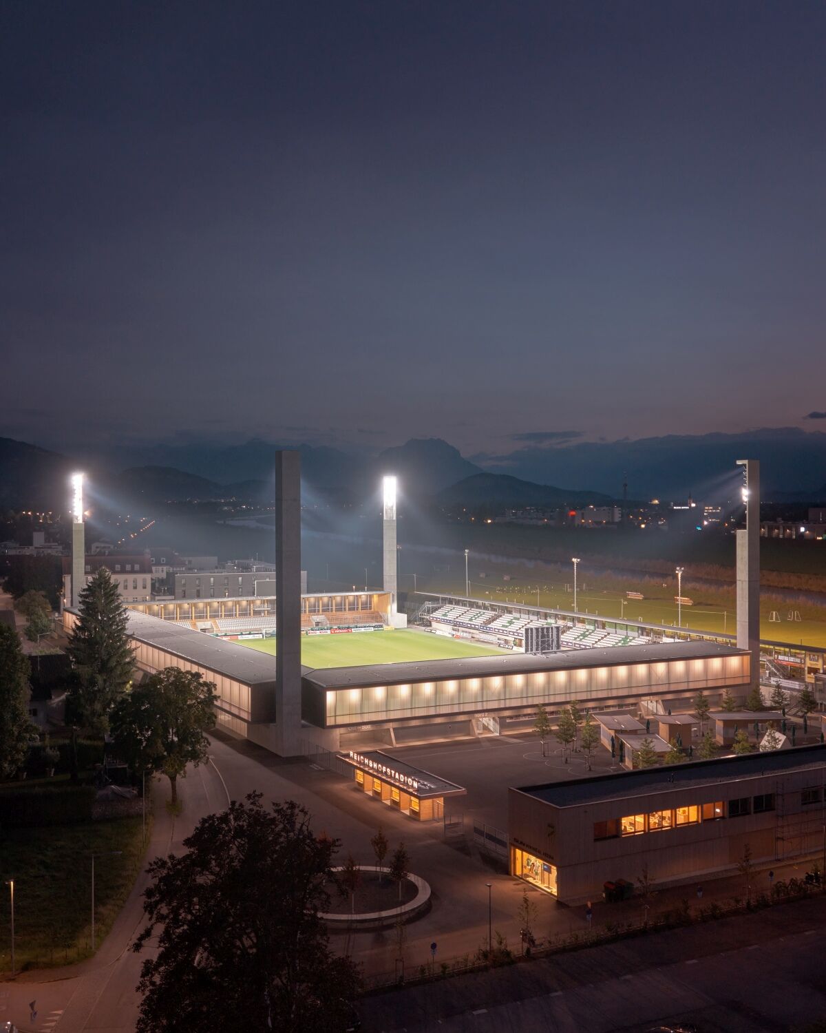 莱茵河谷的社区客厅：卢斯特瑙Reichshof体育场（Reichshof Stadium Lustenau）