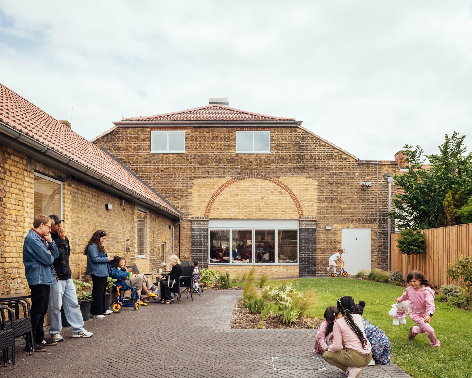 贝克特瑞庄园社区教堂(Becket Estate Community Church)