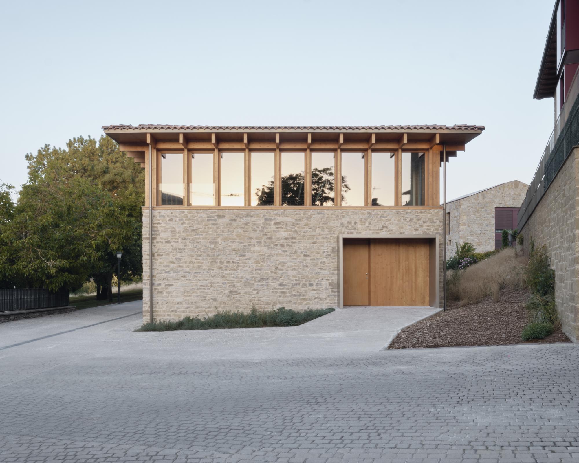 阿拉伊斯·弗洛里斯坦社区中心（Centro Cultural Araiz Floristán）