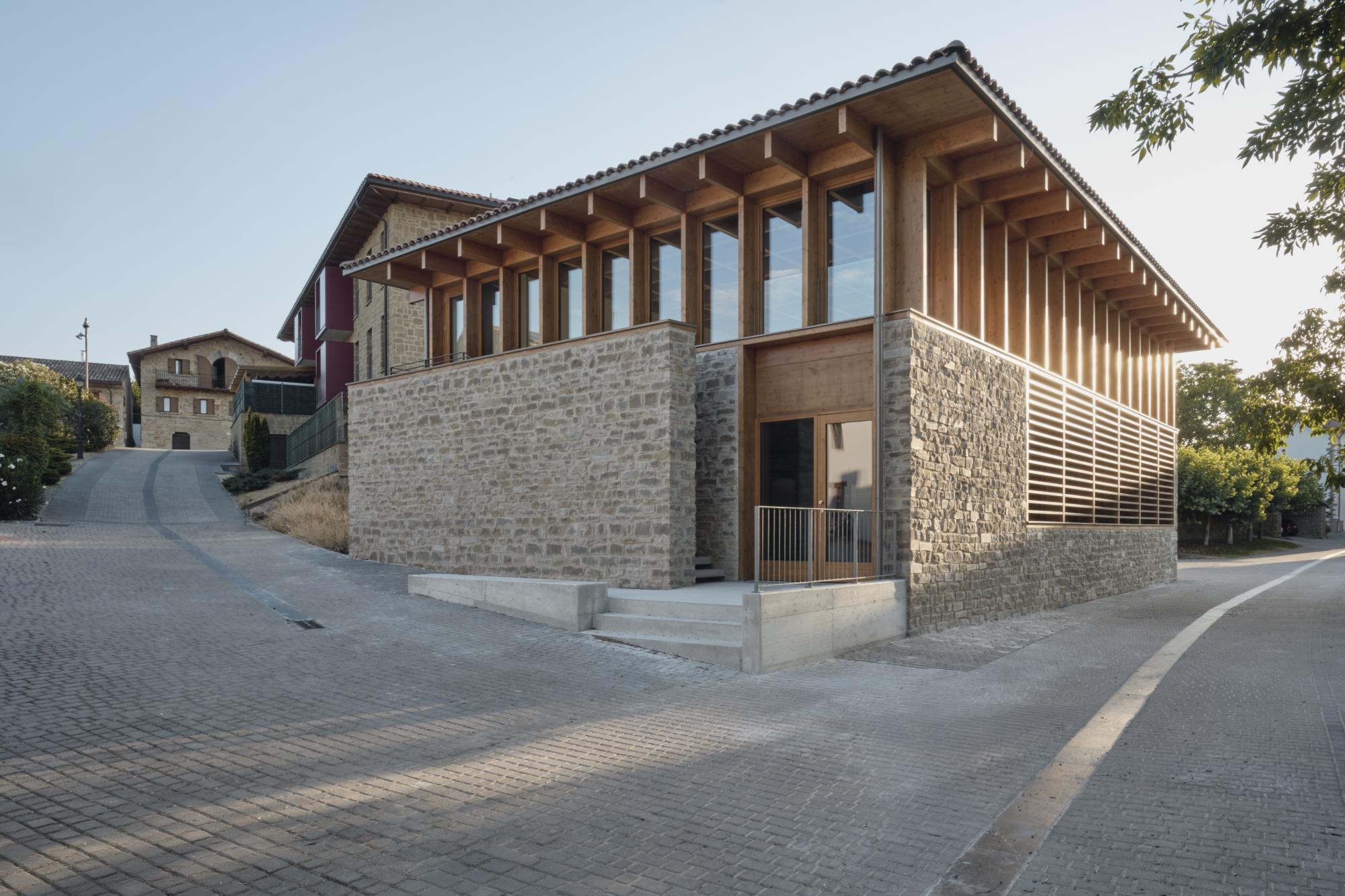 阿拉伊斯·弗洛里斯坦社区中心（Centro Cultural Araiz Floristán）